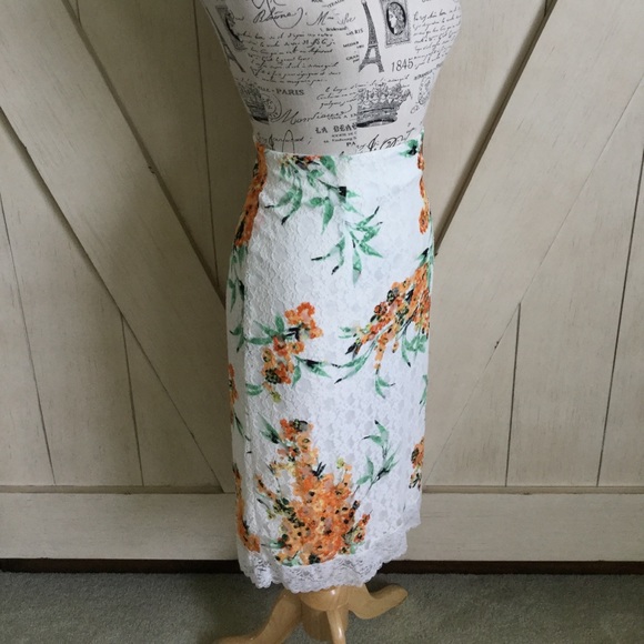 🧡Eva Mendes Floral Pencil Skirt🧡 - Picture 3 of 8